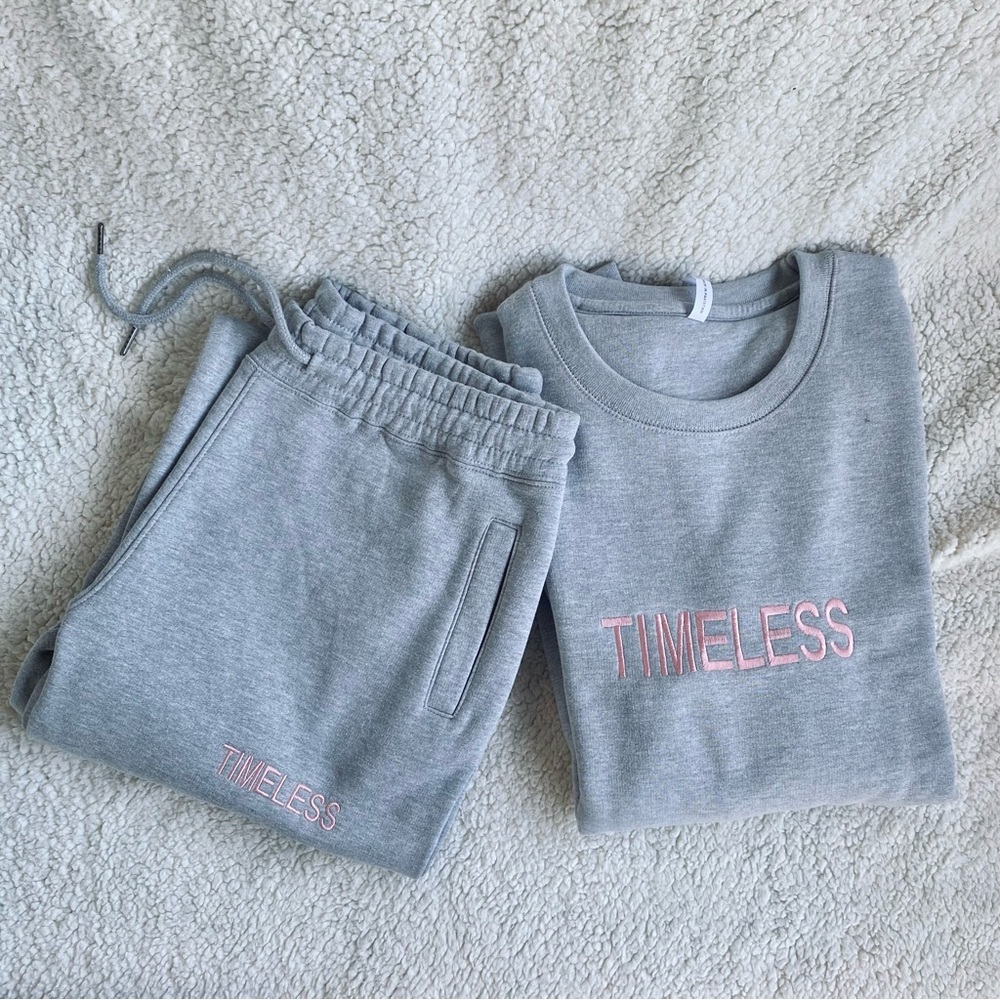 Sweatshirt and joggers set